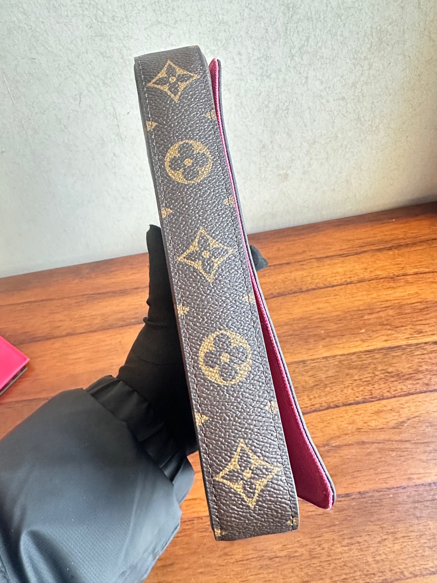 Louis Vuitton M80859