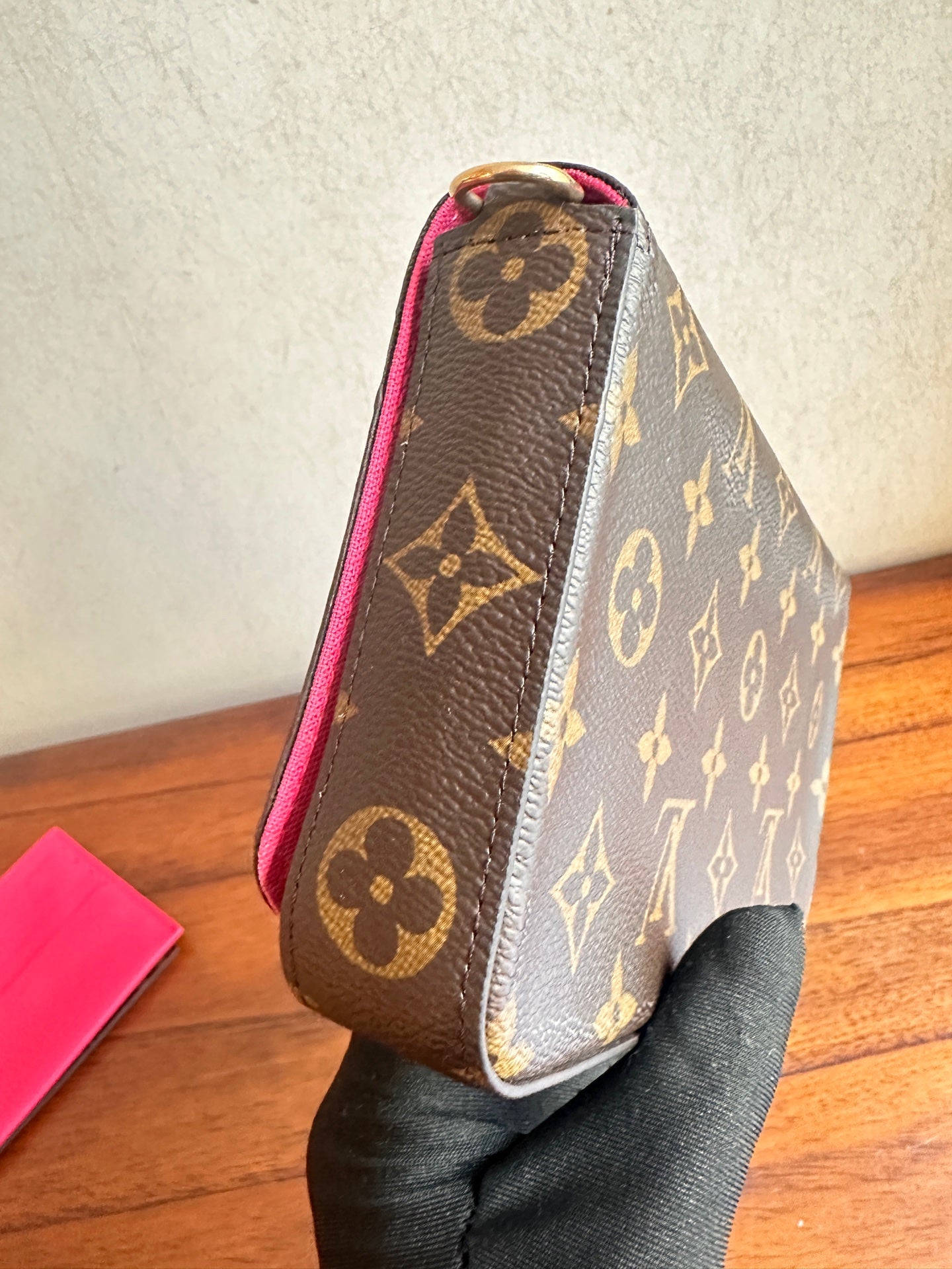 Louis Vuitton M80859