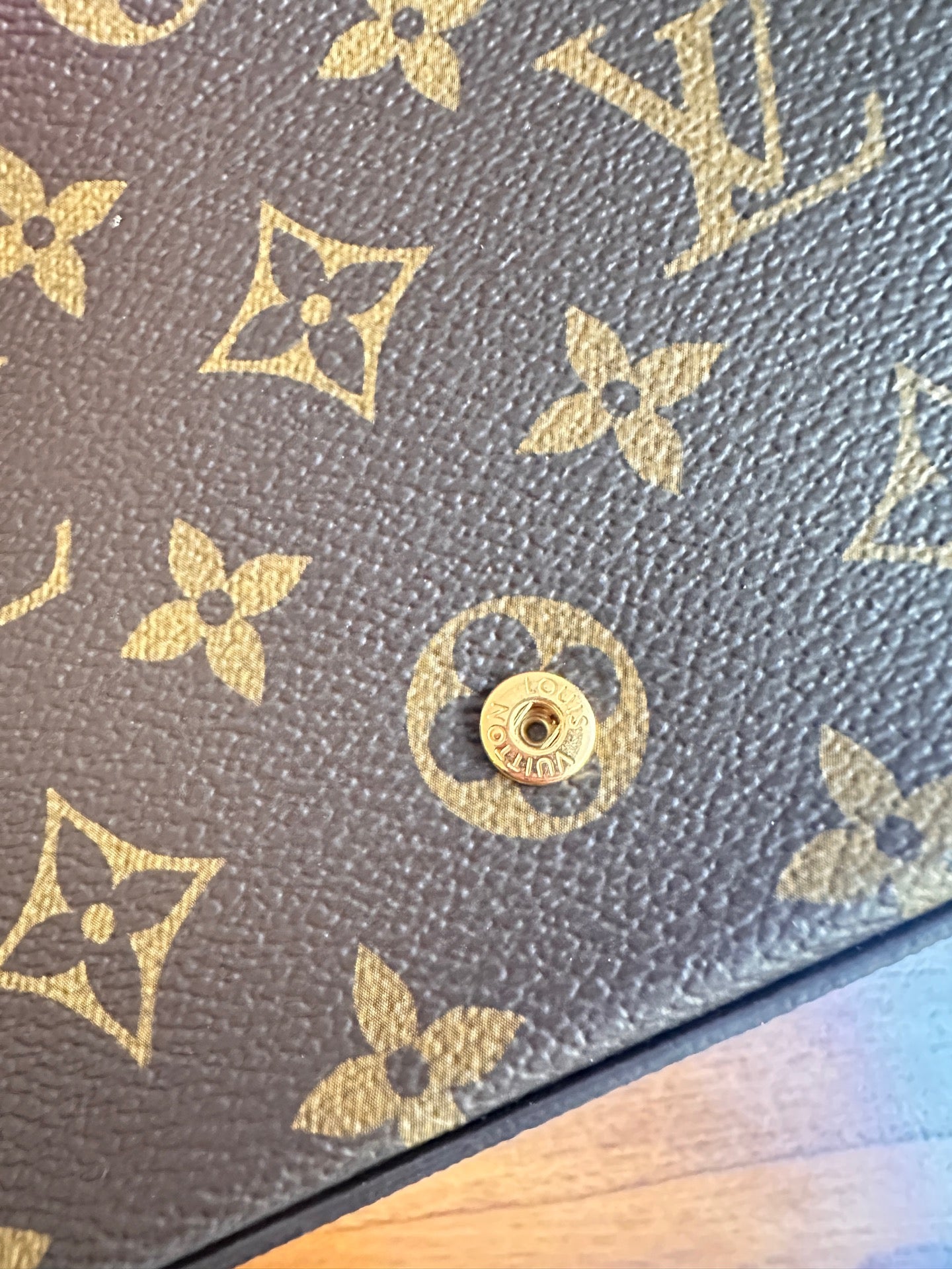 Louis Vuitton M80859