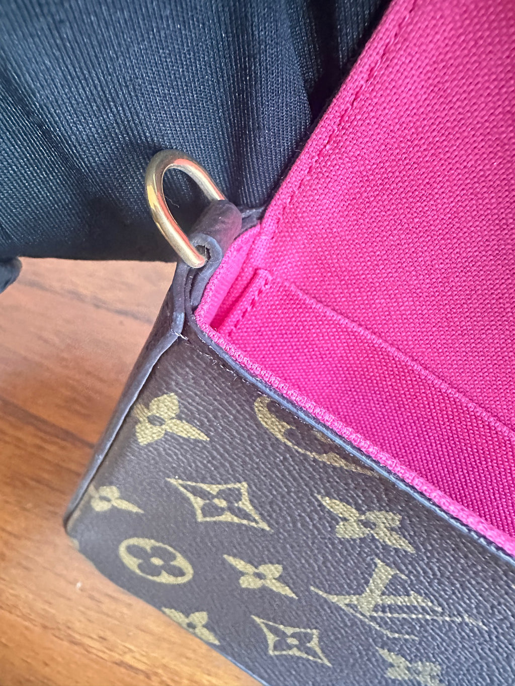 Louis Vuitton M80859