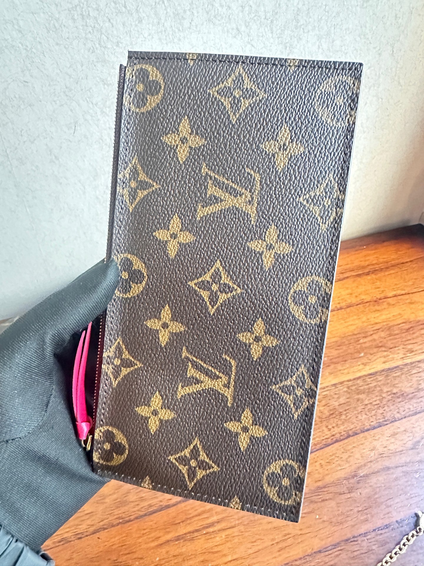 Louis Vuitton M80859