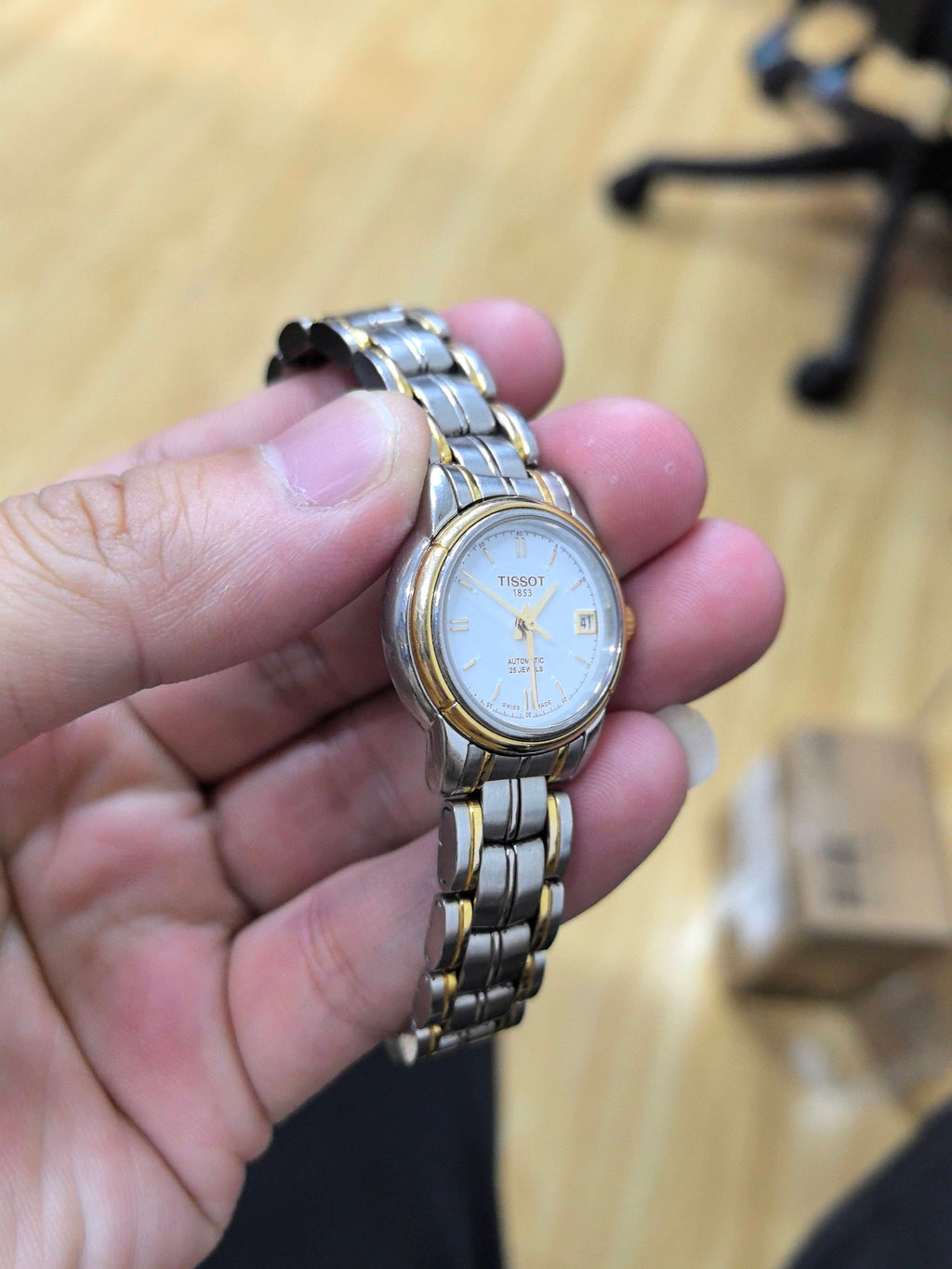 Tissot T-CLASSIC Collection 25.85 MM x 22.65 MM T55.0.283.11
