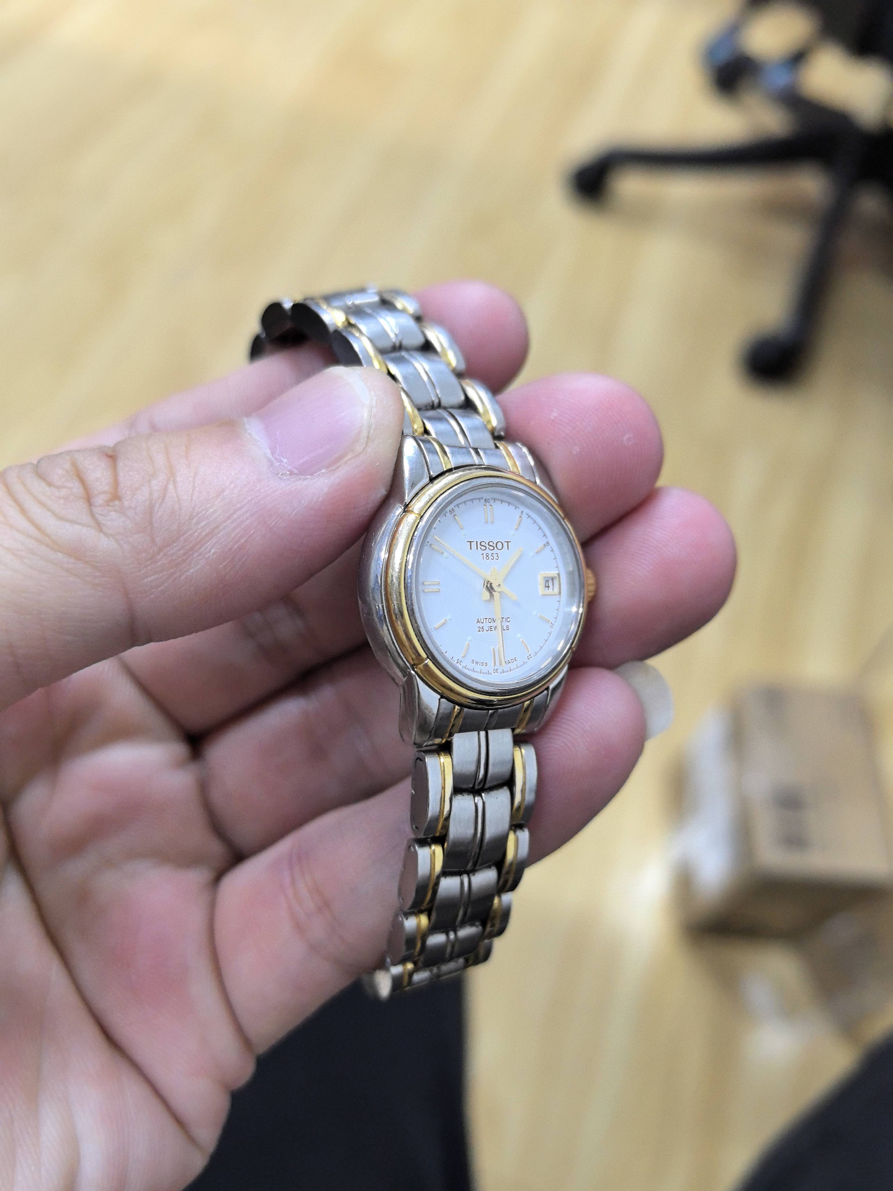 Tissot T-CLASSIC Collection 25.85 MM x 22.65 MM T55.0.283.11