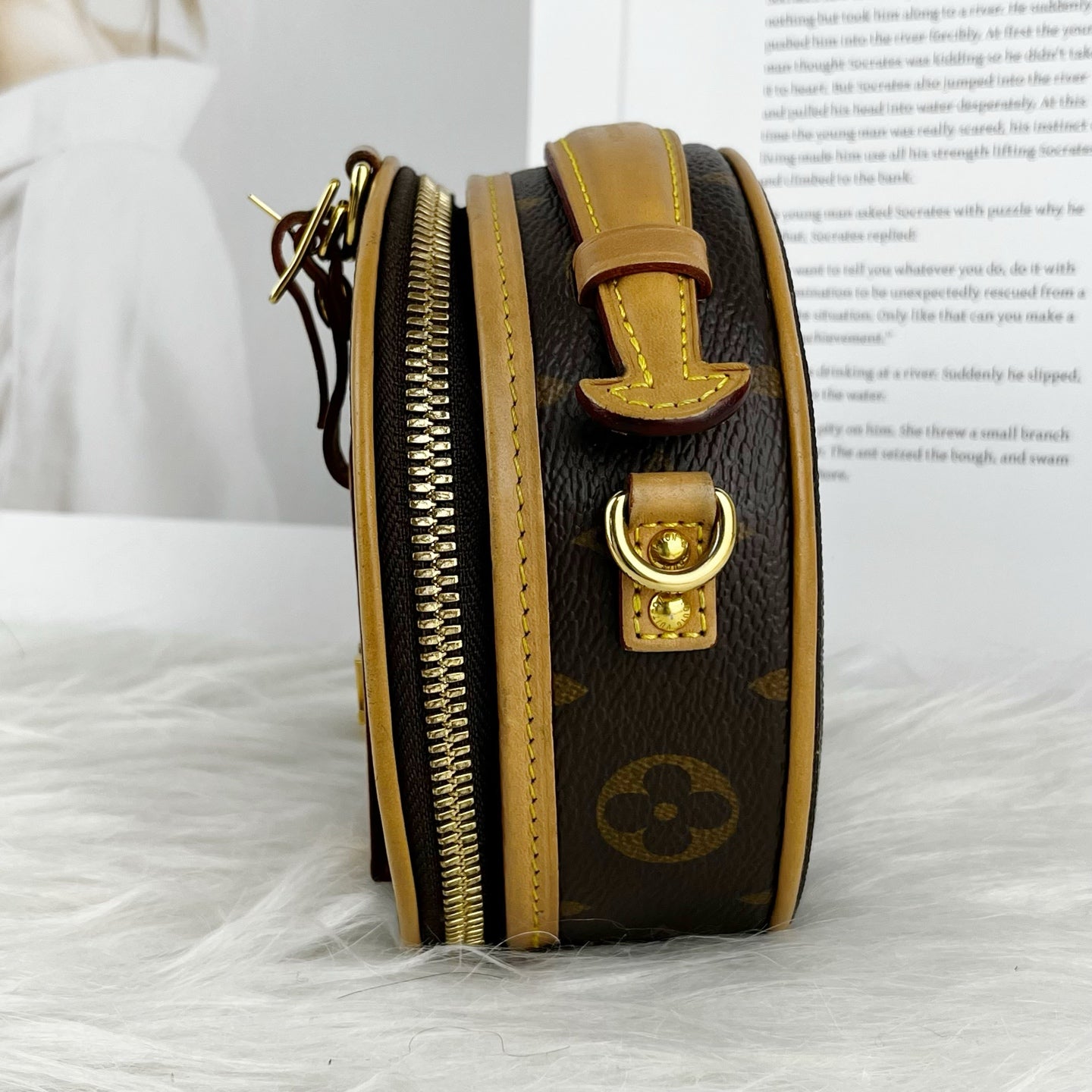 Louis Vuitton MINI HAT BOX Handbag M83575