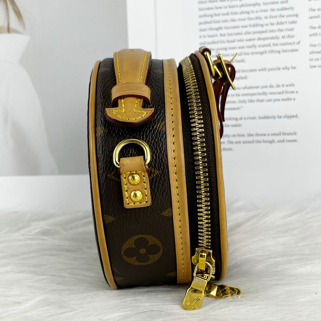 Louis Vuitton MINI HAT BOX Handbag M83575