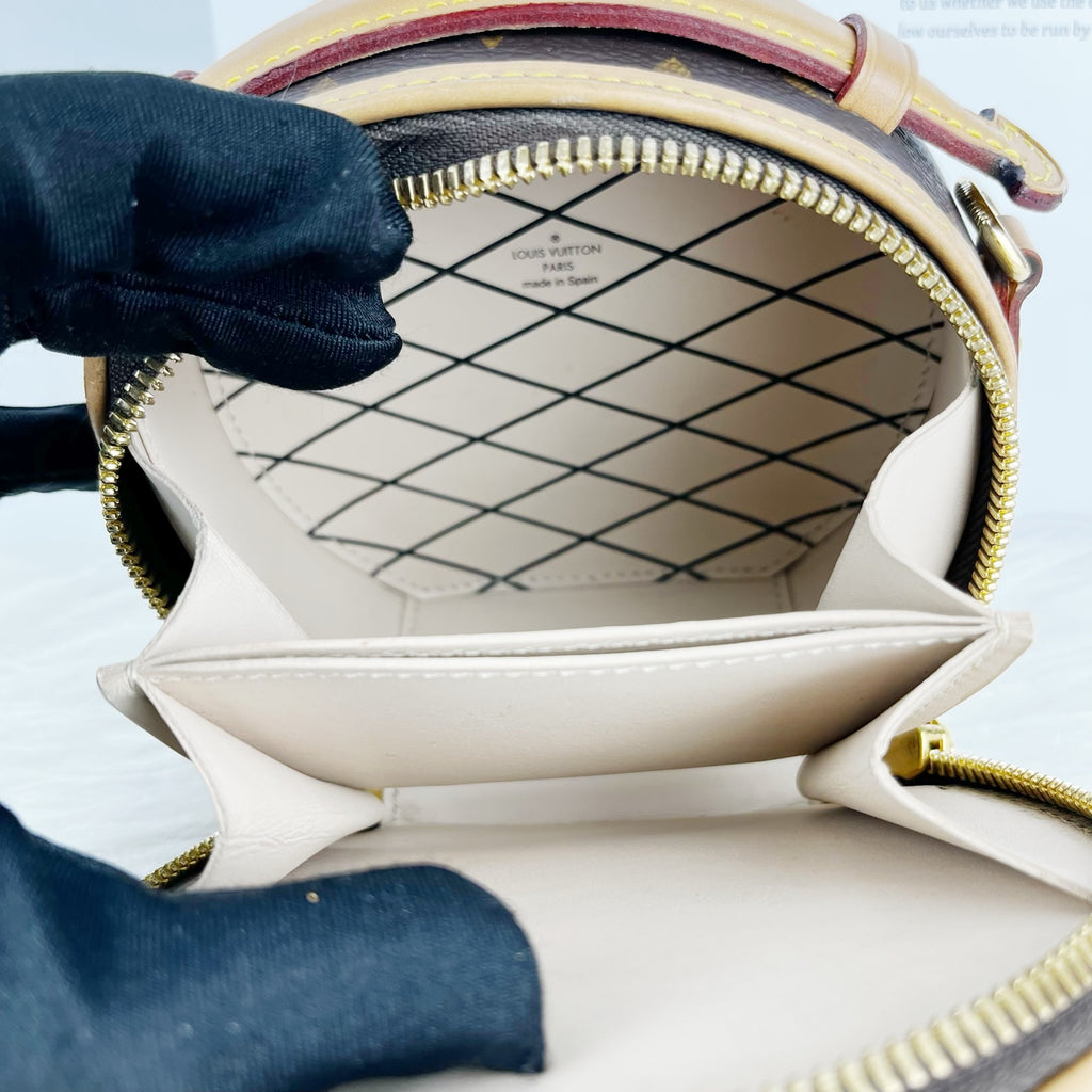 Louis Vuitton MINI HAT BOX Handbag M83575