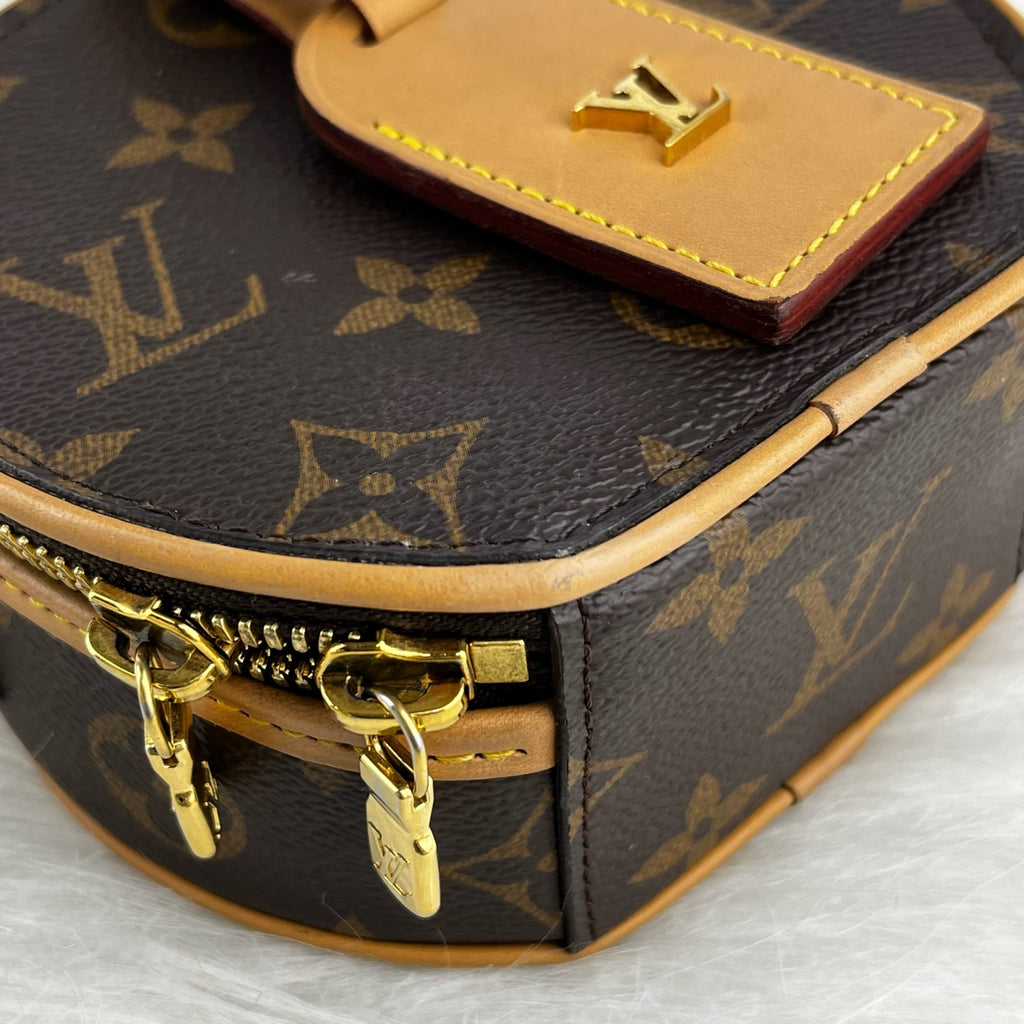 Louis Vuitton MINI HAT BOX Handbag M83575