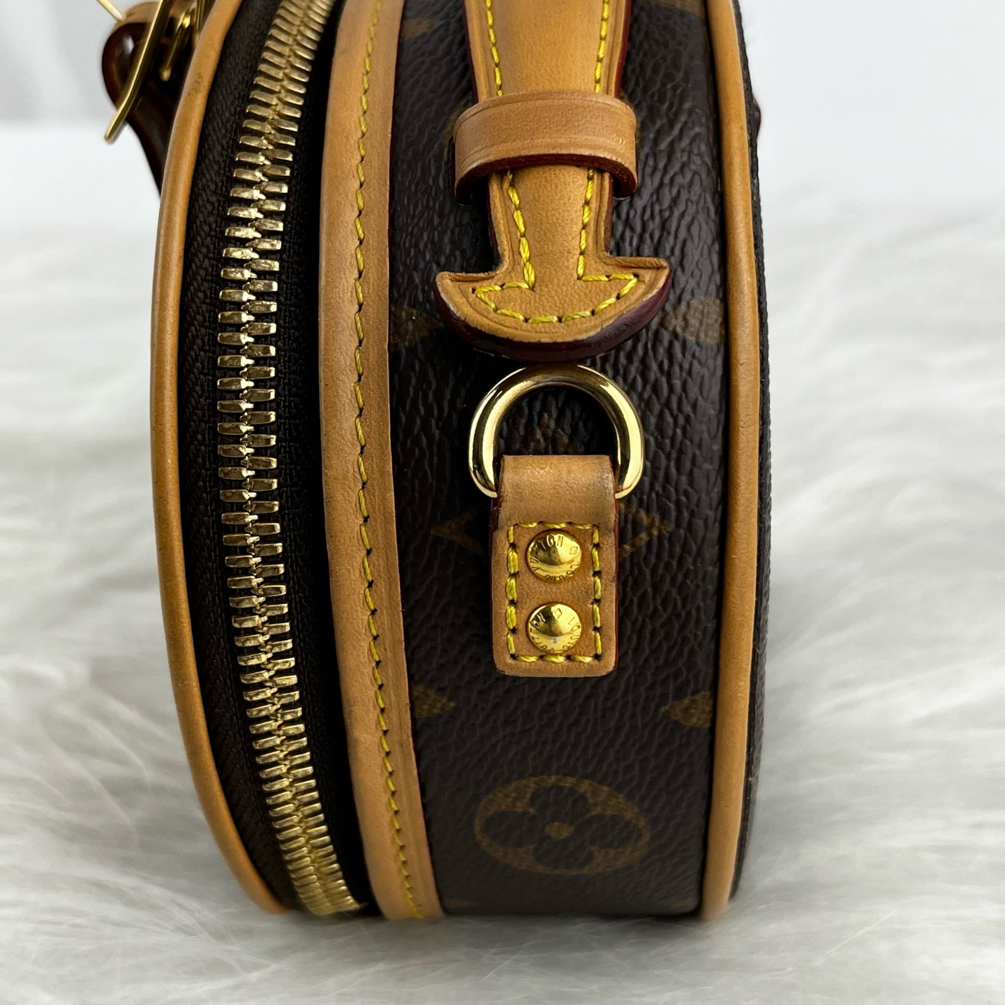 Louis Vuitton MINI HAT BOX Handbag M83575