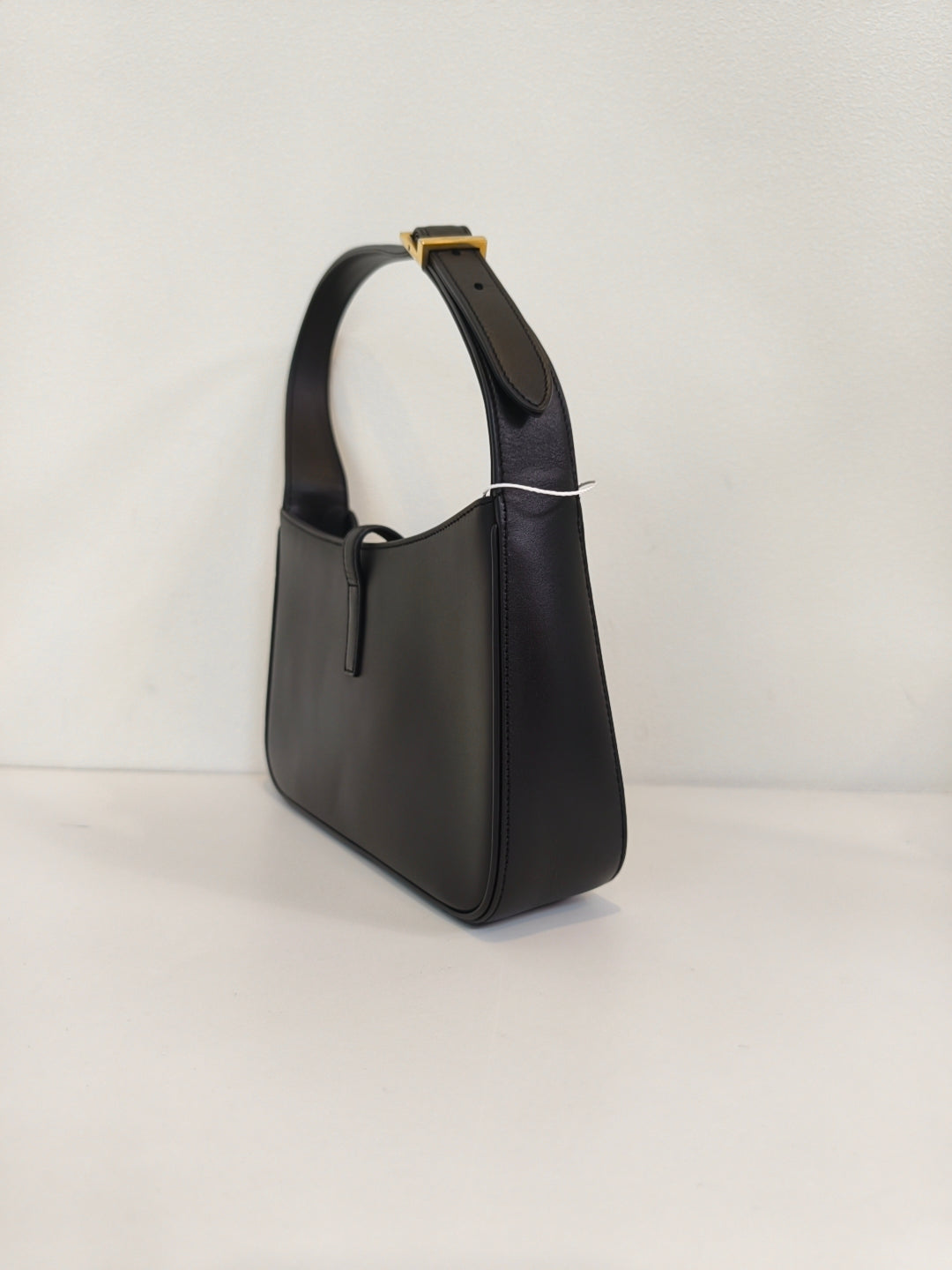 Saint laurent LE 5 À 7 baby soft grain leather handbag Leather Black Shoulder Bag