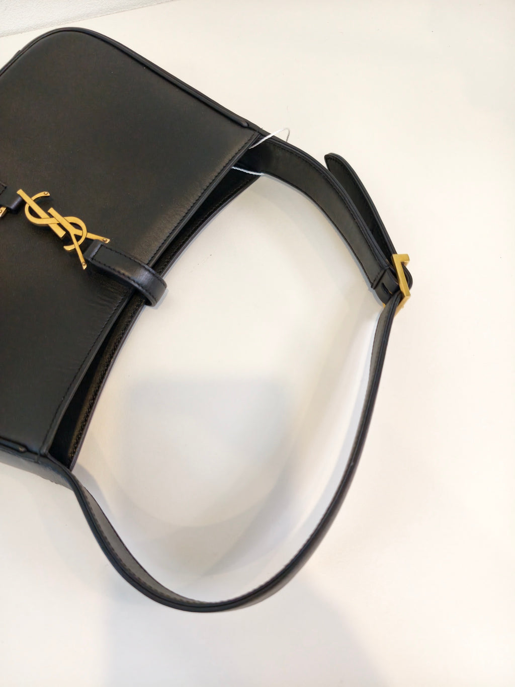 Saint laurent LE 5 À 7 baby soft grain leather handbag Leather Black Shoulder Bag