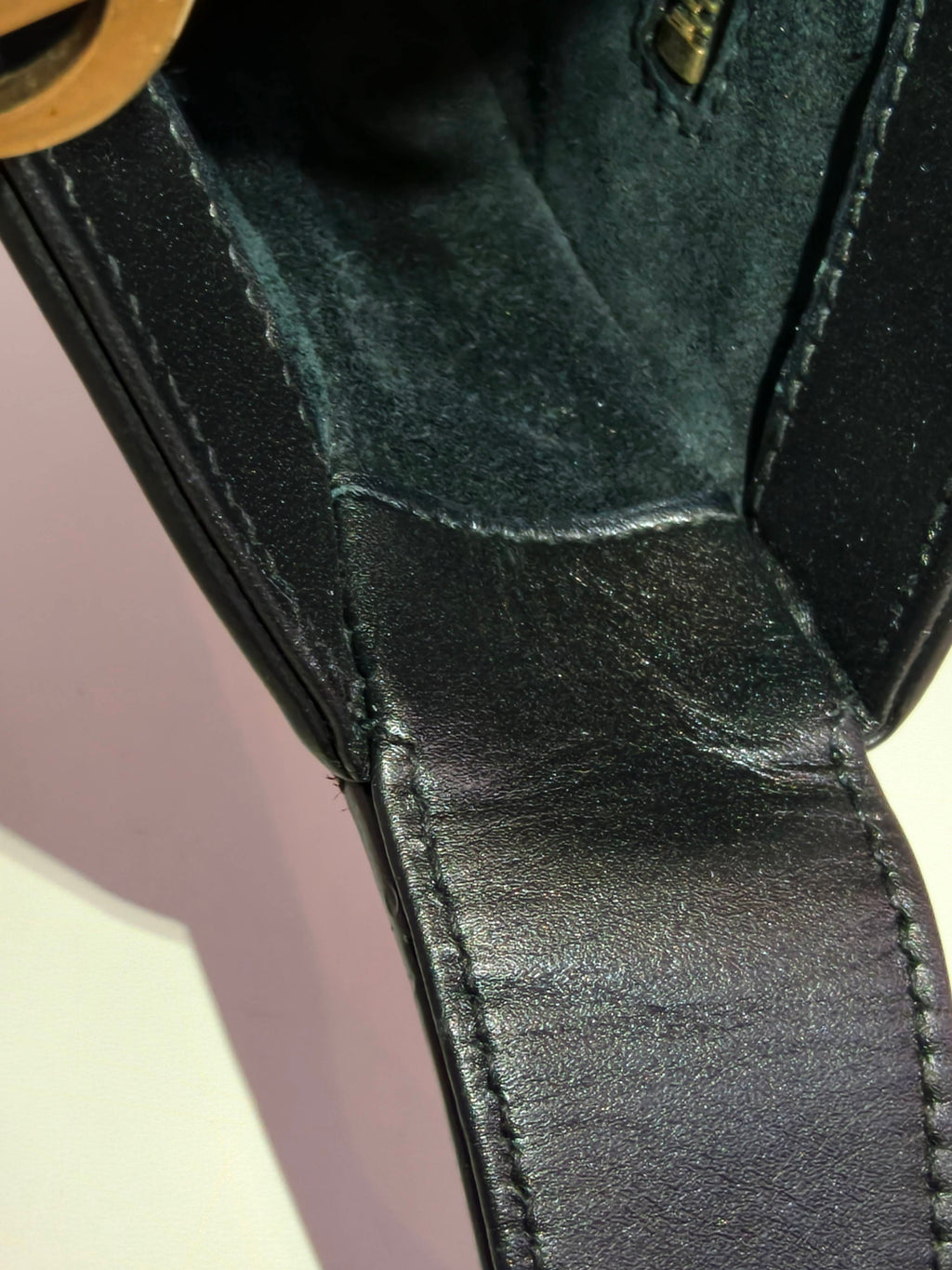 Saint laurent LE 5 À 7 baby soft grain leather handbag Leather Black Shoulder Bag