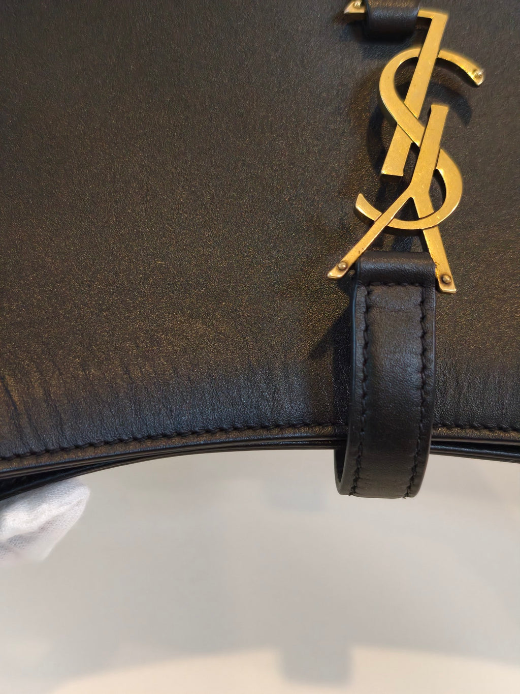 Saint laurent LE 5 À 7 baby soft grain leather handbag Leather Black Shoulder Bag