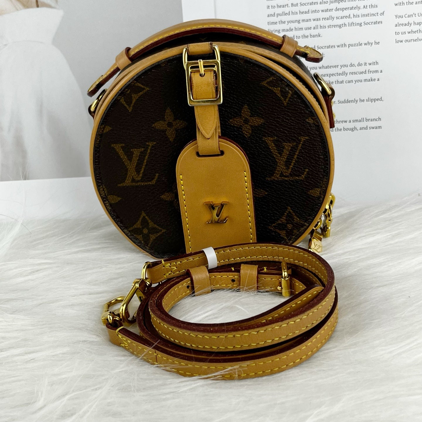 Louis Vuitton MINI HAT BOX Handbag M83575