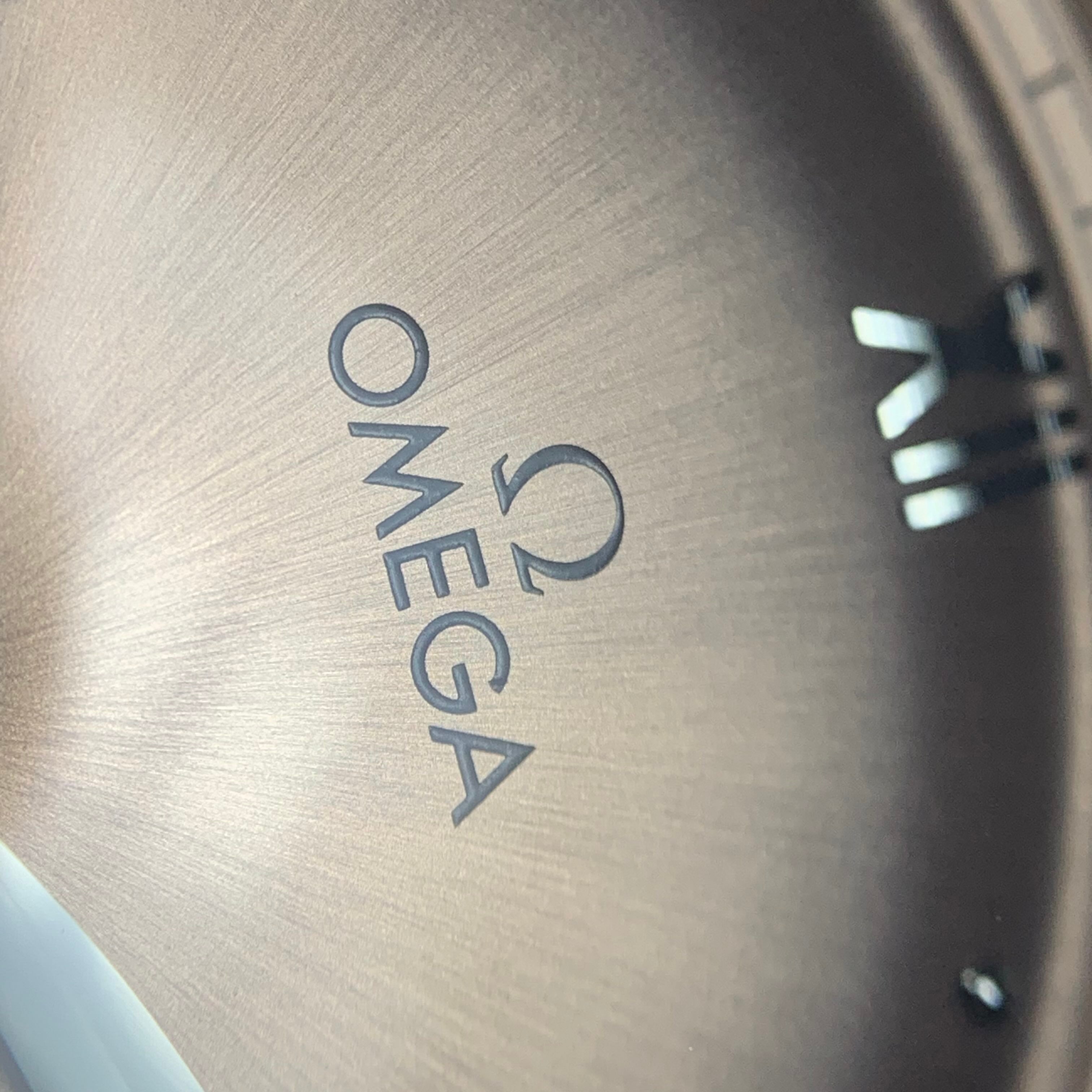 Omega Flying Disc Series 41 434.13.41.21.10.001