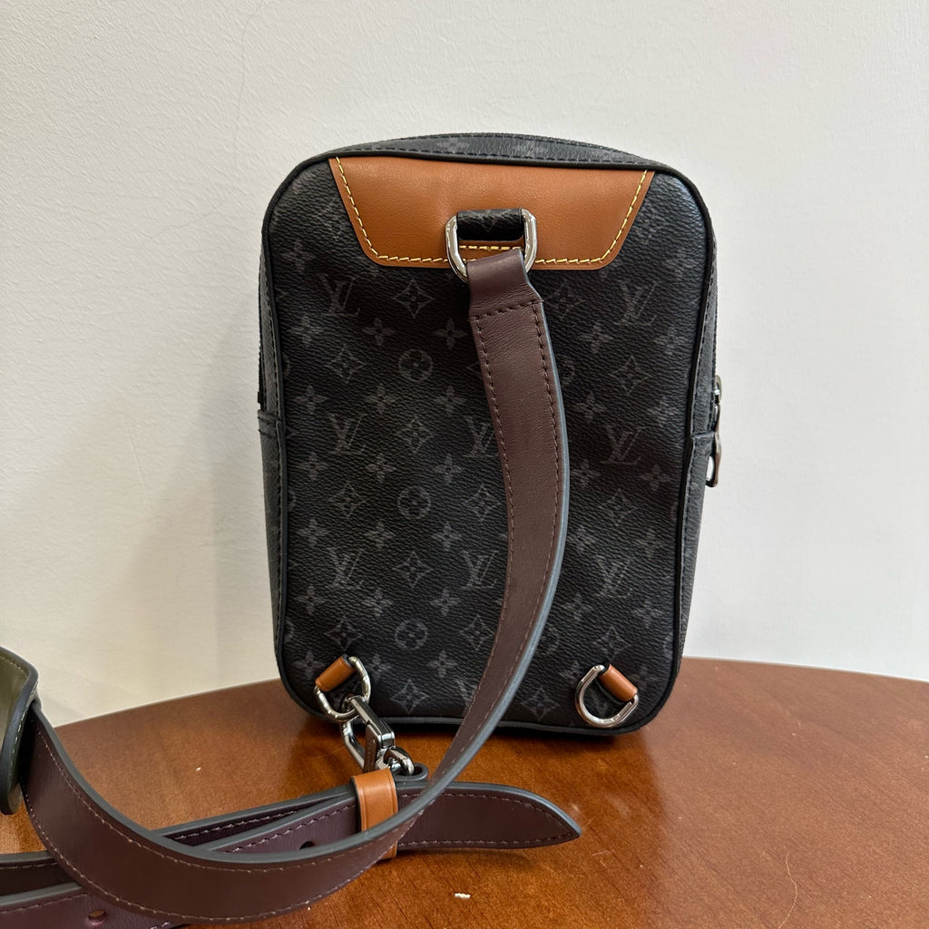 Louis Vuitton Sling Bag M45439