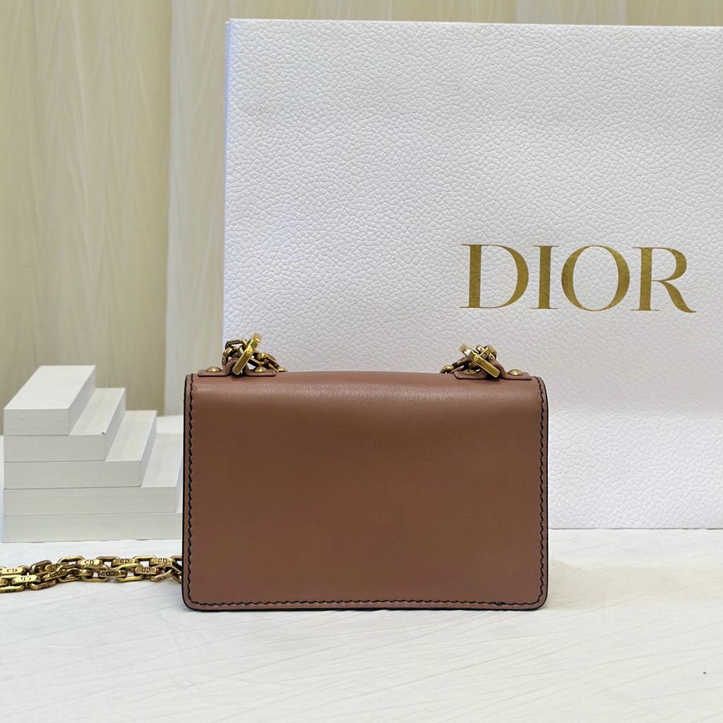 Dior Pink 18 x 13 x 5 centimeters M9002CVWU M398