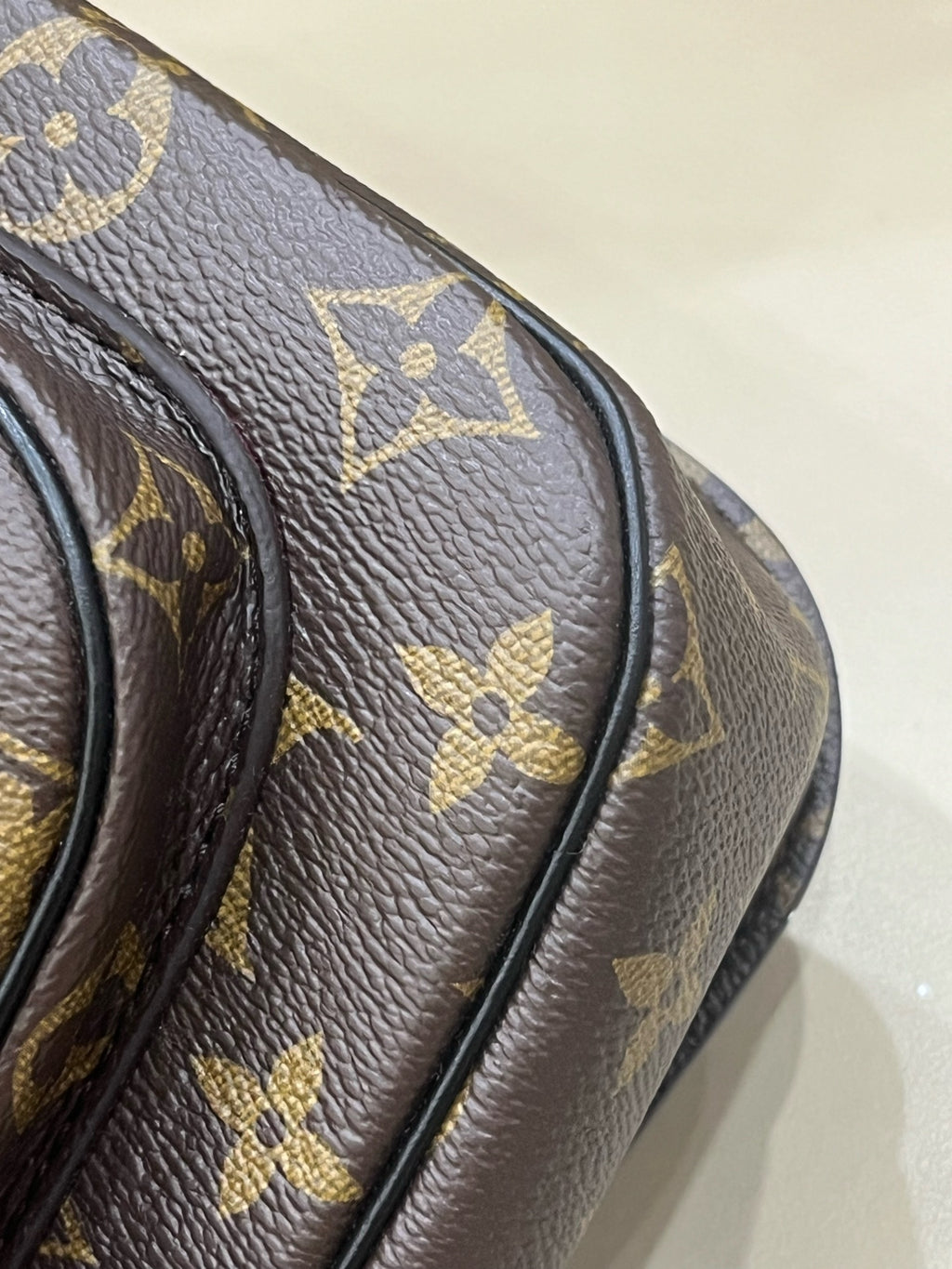 Louis Vuitton Crossbody