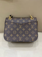 Louis Vuitton Passy Crossbody 23 x 17 x 9 M45592