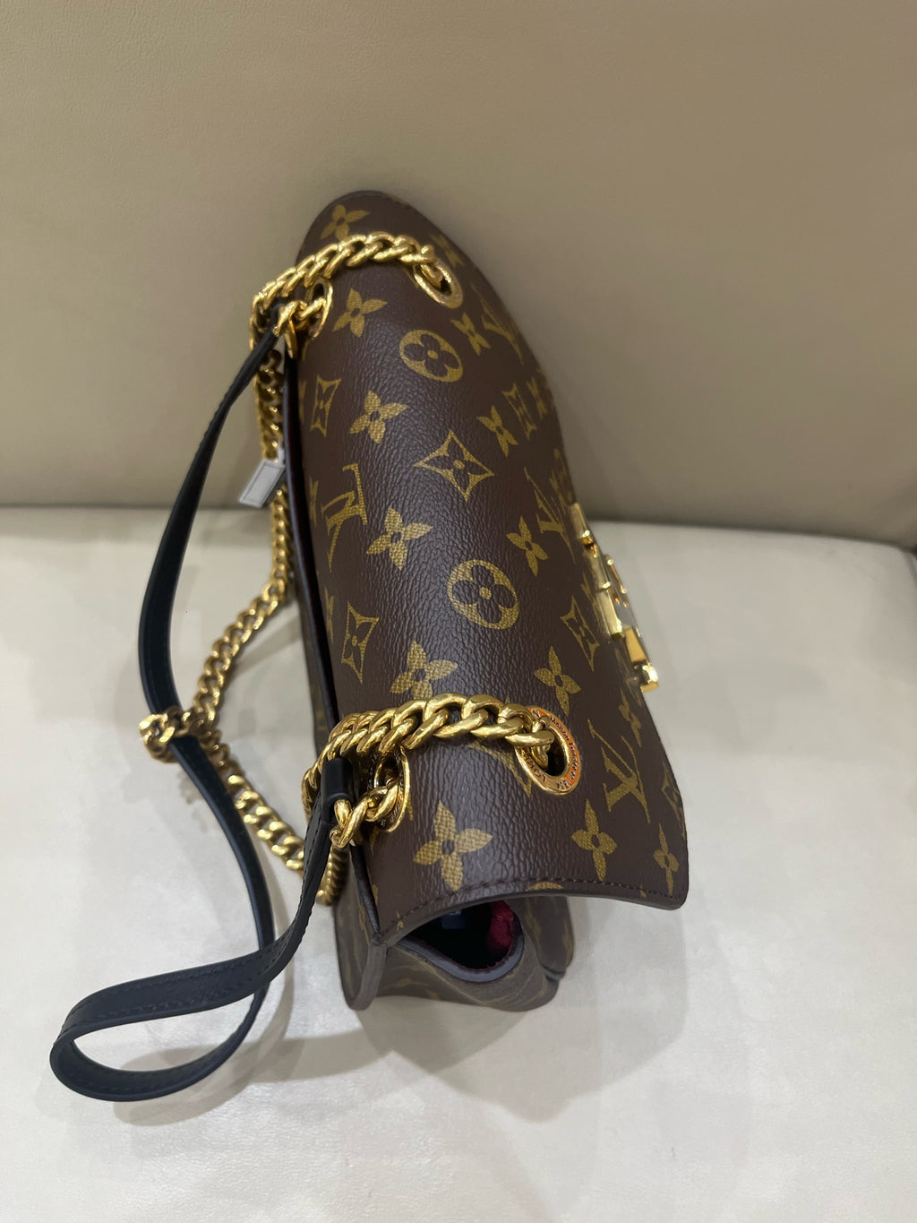Louis Vuitton Passy Crossbody 23 x 17 x 9 M45592