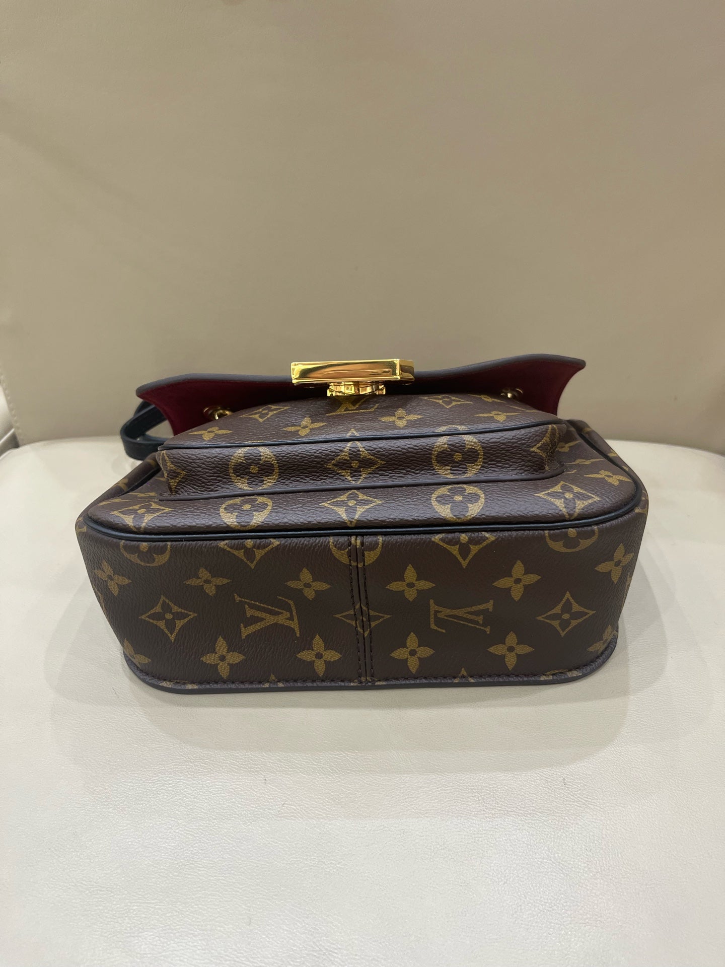 Louis Vuitton Passy Crossbody 23 x 17 x 9 M45592