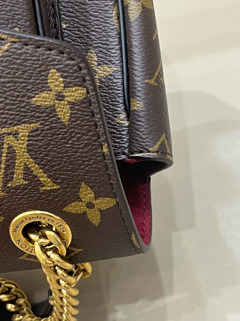 Louis Vuitton Passy Crossbody 23 x 17 x 9 M45592