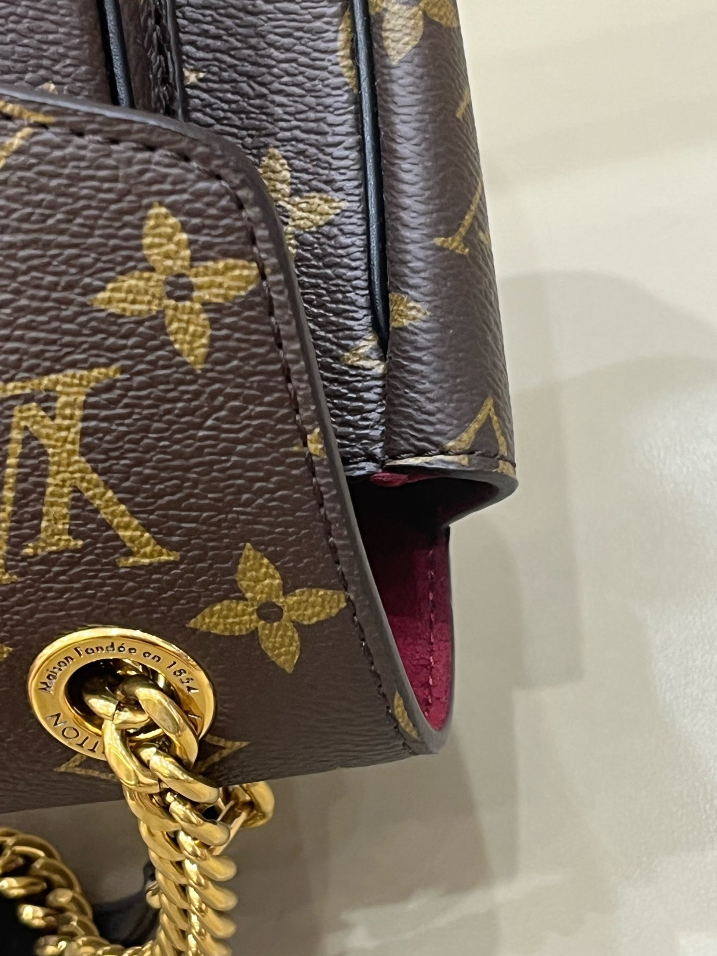 Louis Vuitton Passy Crossbody 23 x 17 x 9 M45592