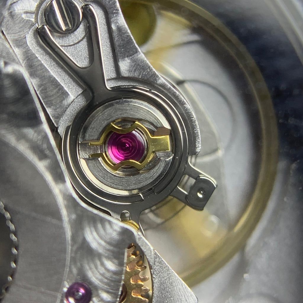 Emile Chouriet Lemon 39 millimeters 08.1168.G39.6.8.28.2