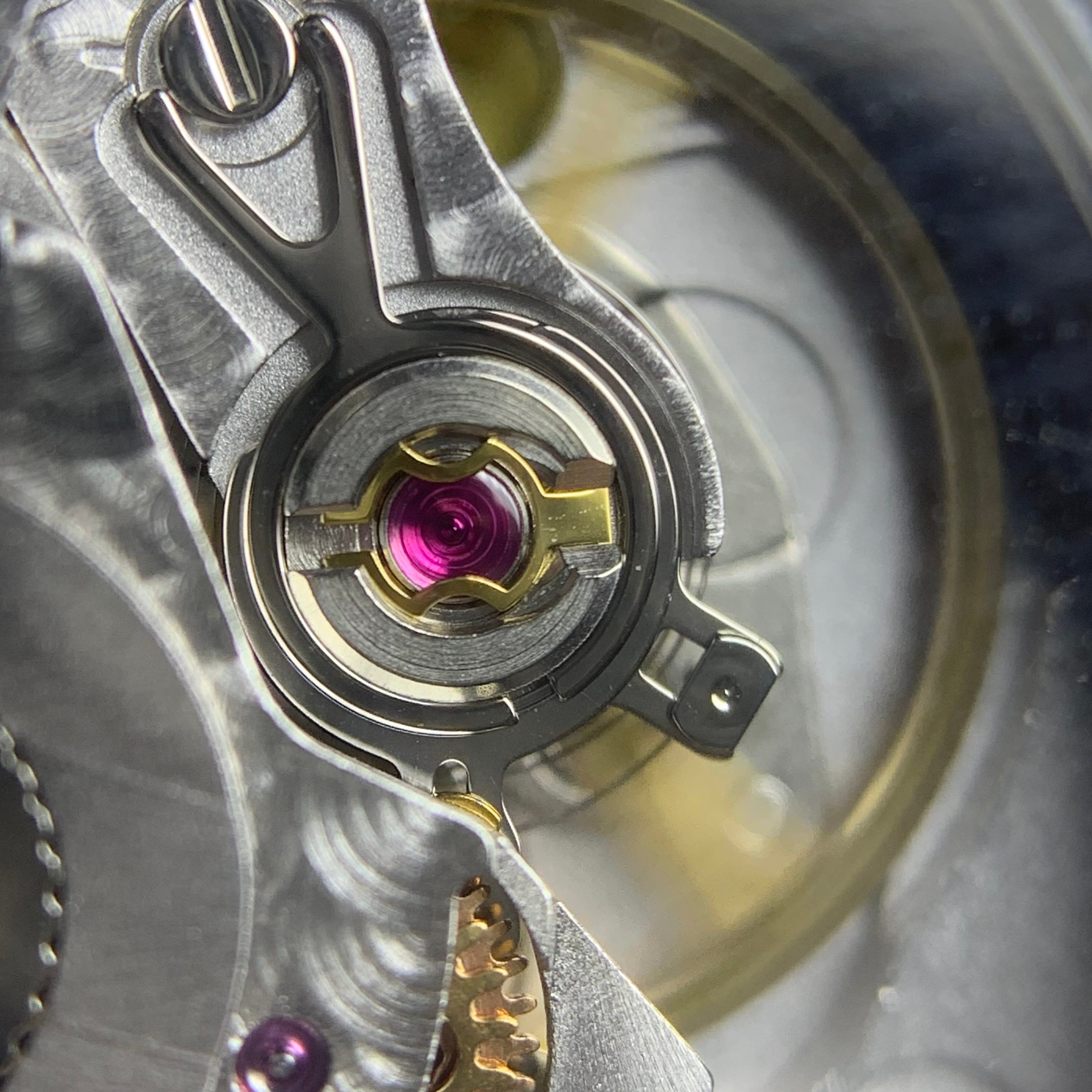 Emile Chouriet Lemon 39 millimeters 08.1168.G39.6.8.28.2