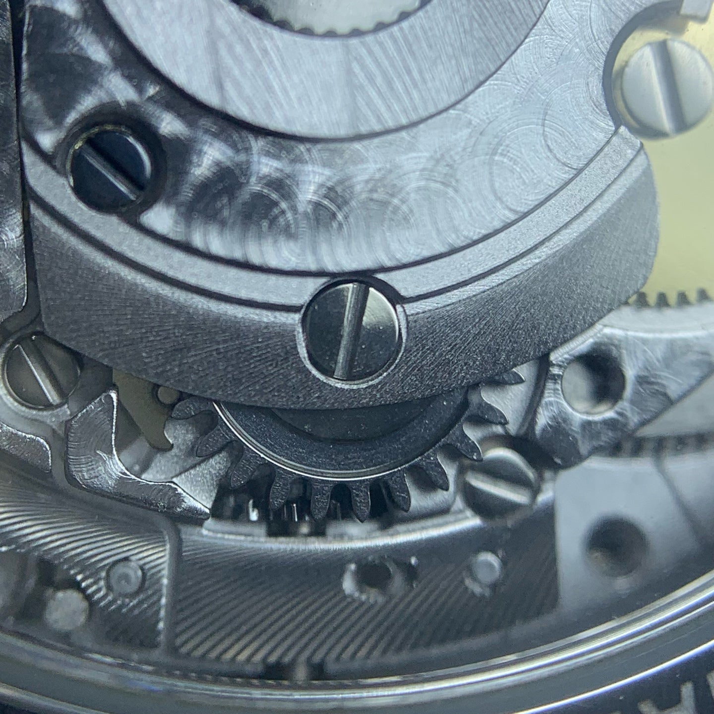 Emile Chouriet Lemon 39 millimeters 08.1168.G39.6.8.28.2