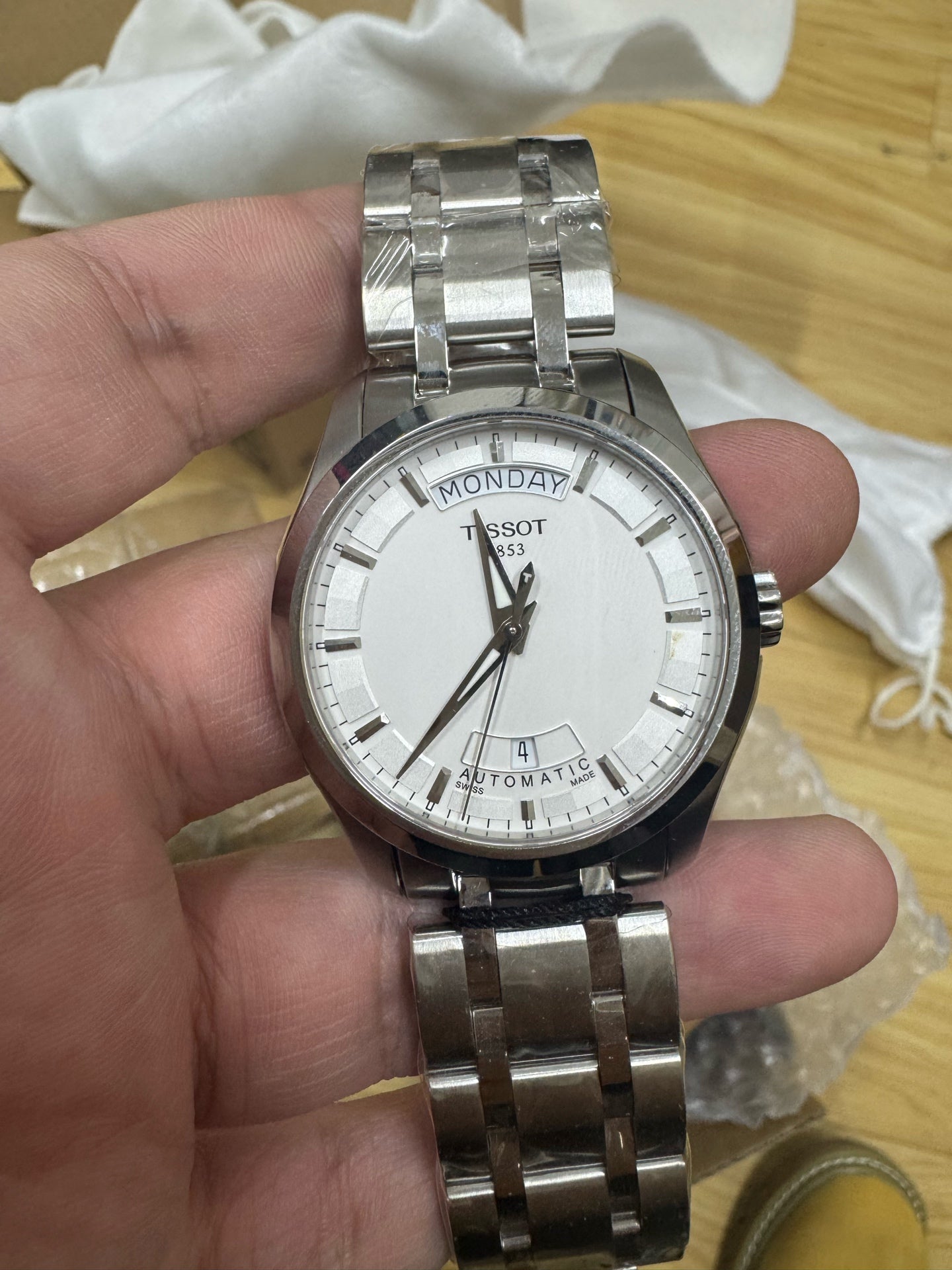 Tissot Classic Automatic (self-winding) watch 39 millimeters T035.407.11.031.00