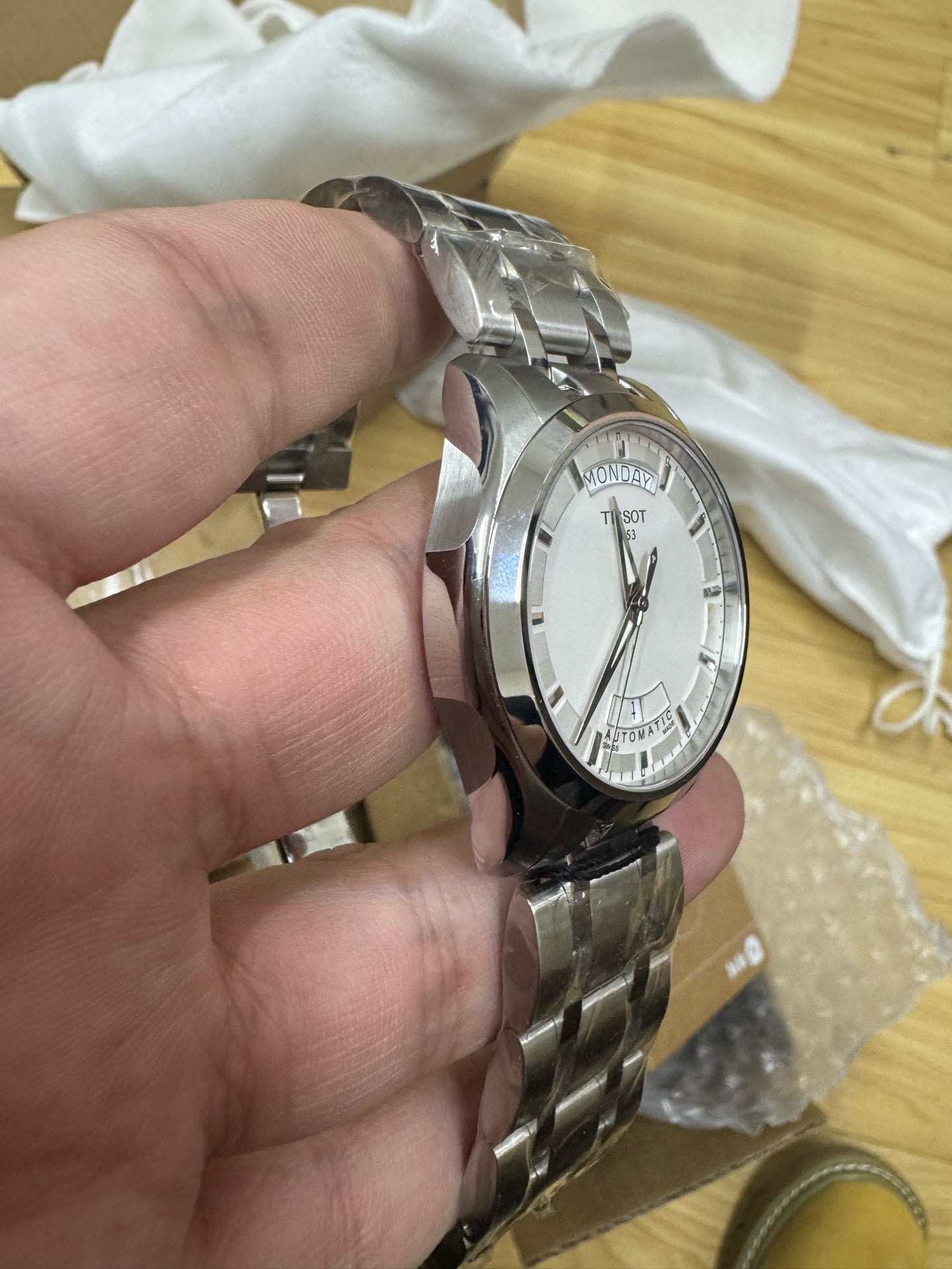 Tissot Classic Automatic (self-winding) watch 39 millimeters T035.407.11.031.00
