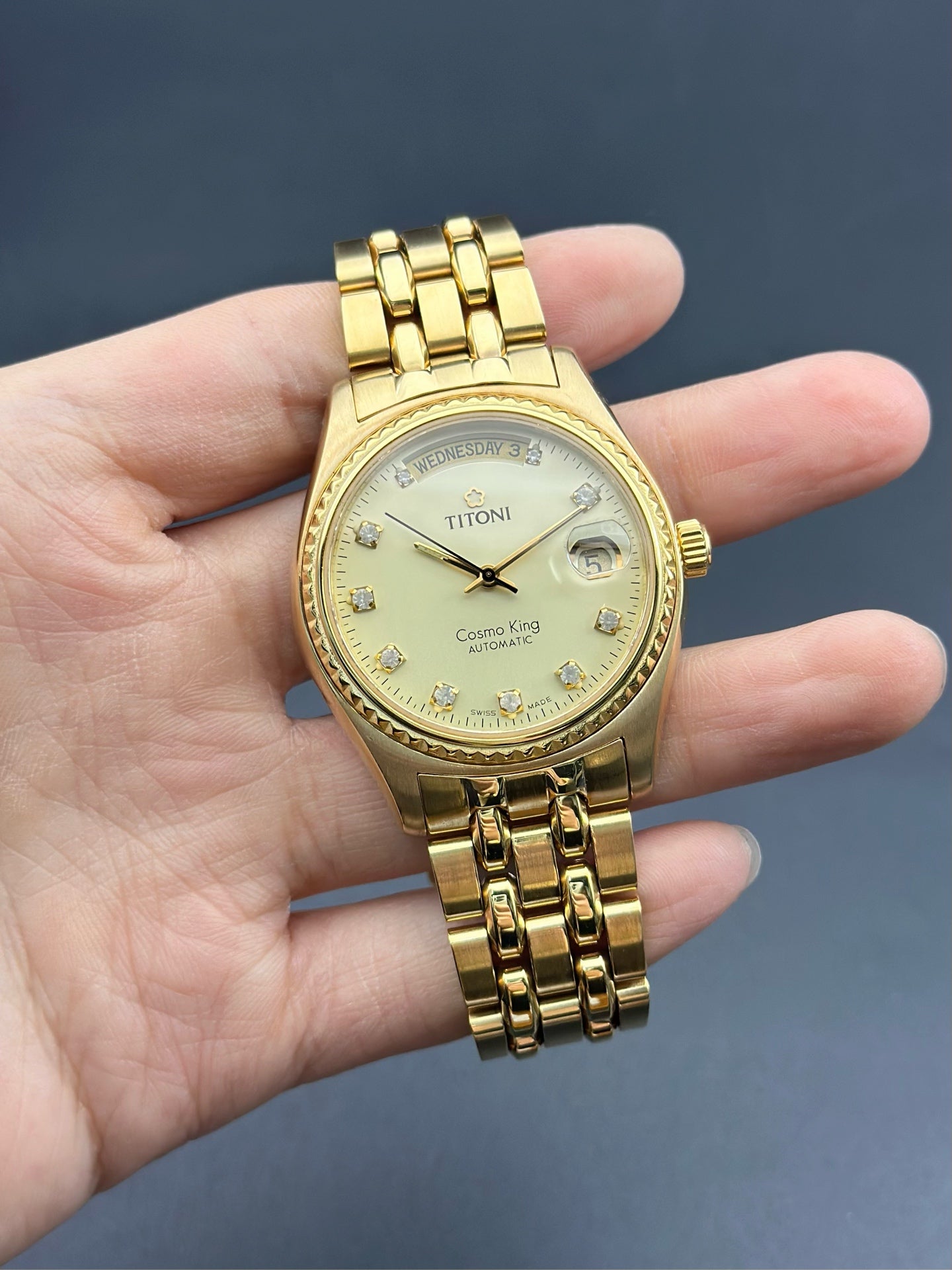 梅花 Automatic (self-winding) watch