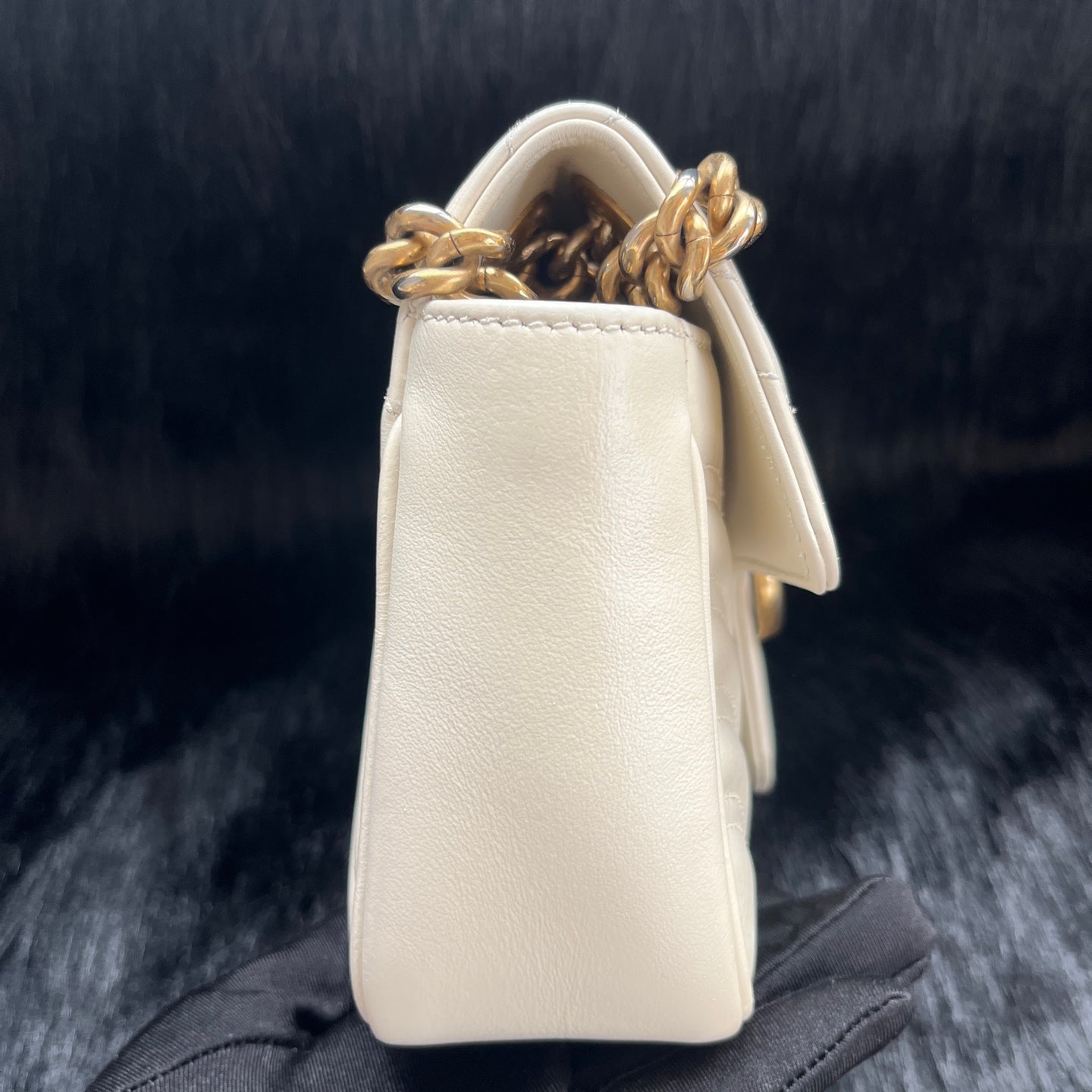 Gucci GGMarmont Collection Quilted Mini Handbag White 446744AABZC1712