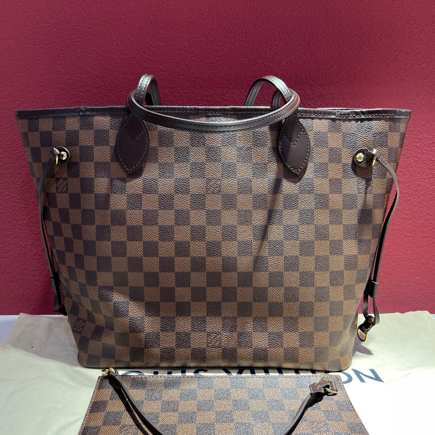 Louis Vuitton Brown 31 x 28 x 14 N41358