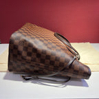 Louis Vuitton Brown 31 x 28 x 14 N41358