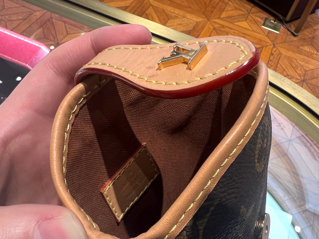 Louis Vuitton Fold Me Canvas M80874