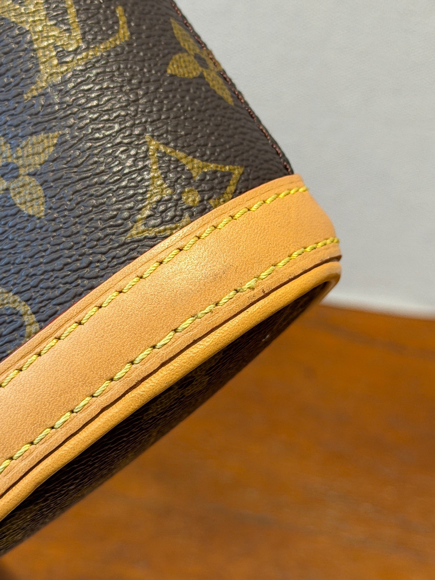 Louis Vuitton Fold Me Canvas M80874
