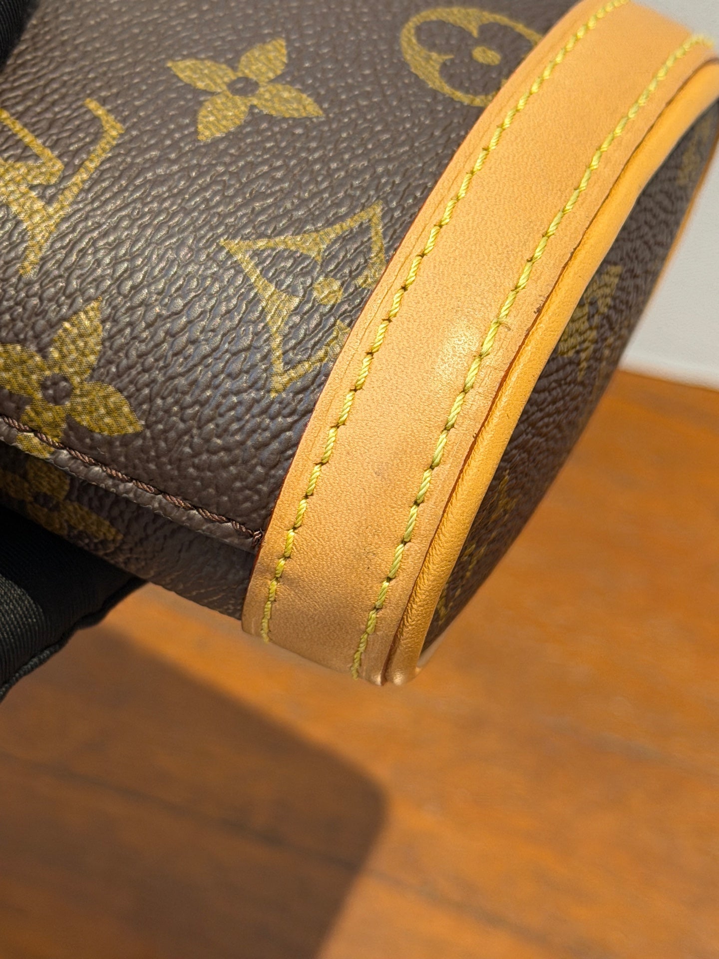 Louis Vuitton Fold Me Canvas M80874