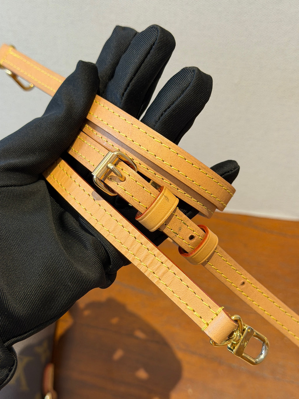 Louis Vuitton Fold Me Canvas M80874