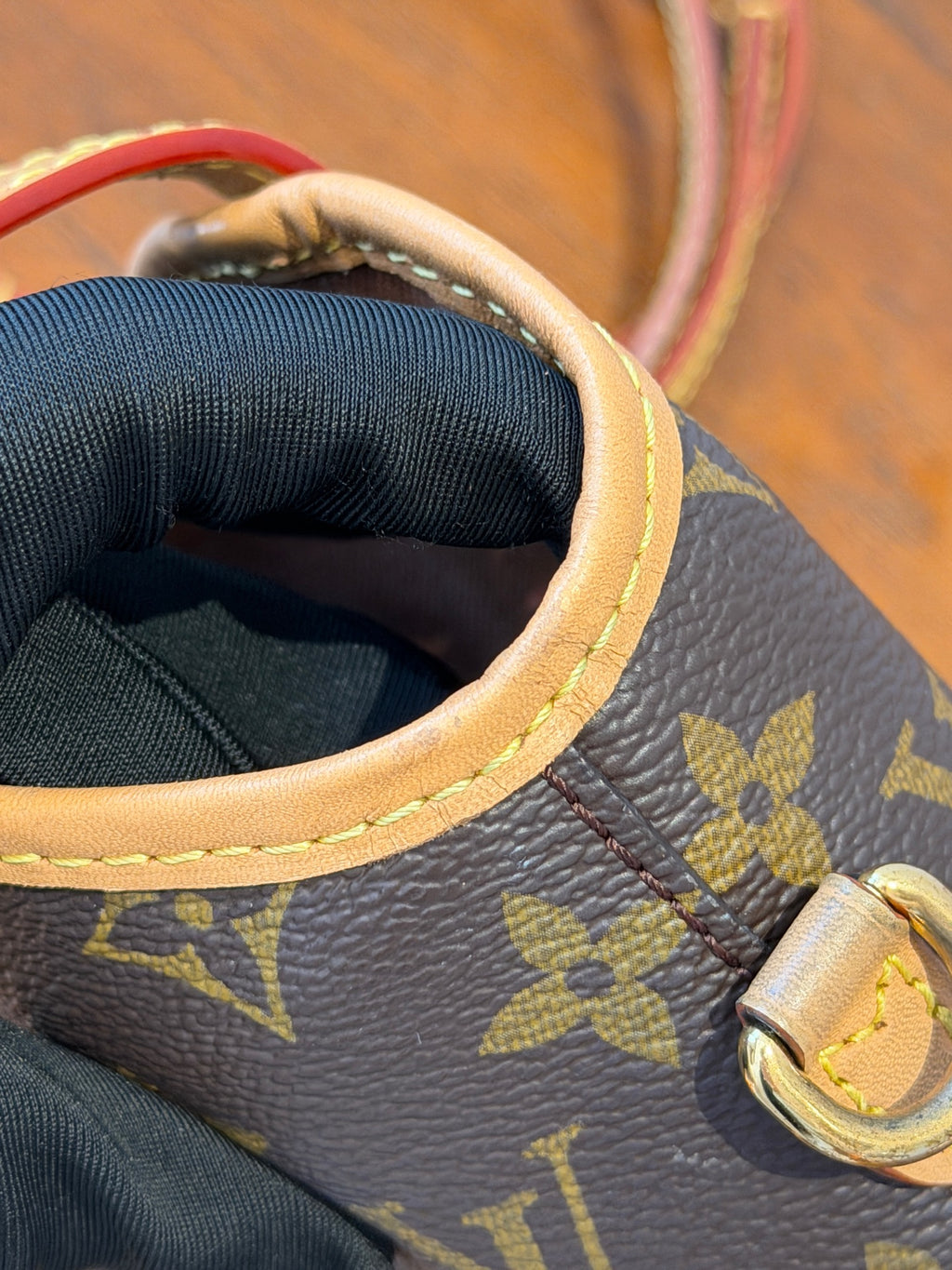 Louis Vuitton Fold Me Canvas M80874