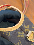 Louis Vuitton Fold Me Canvas M80874