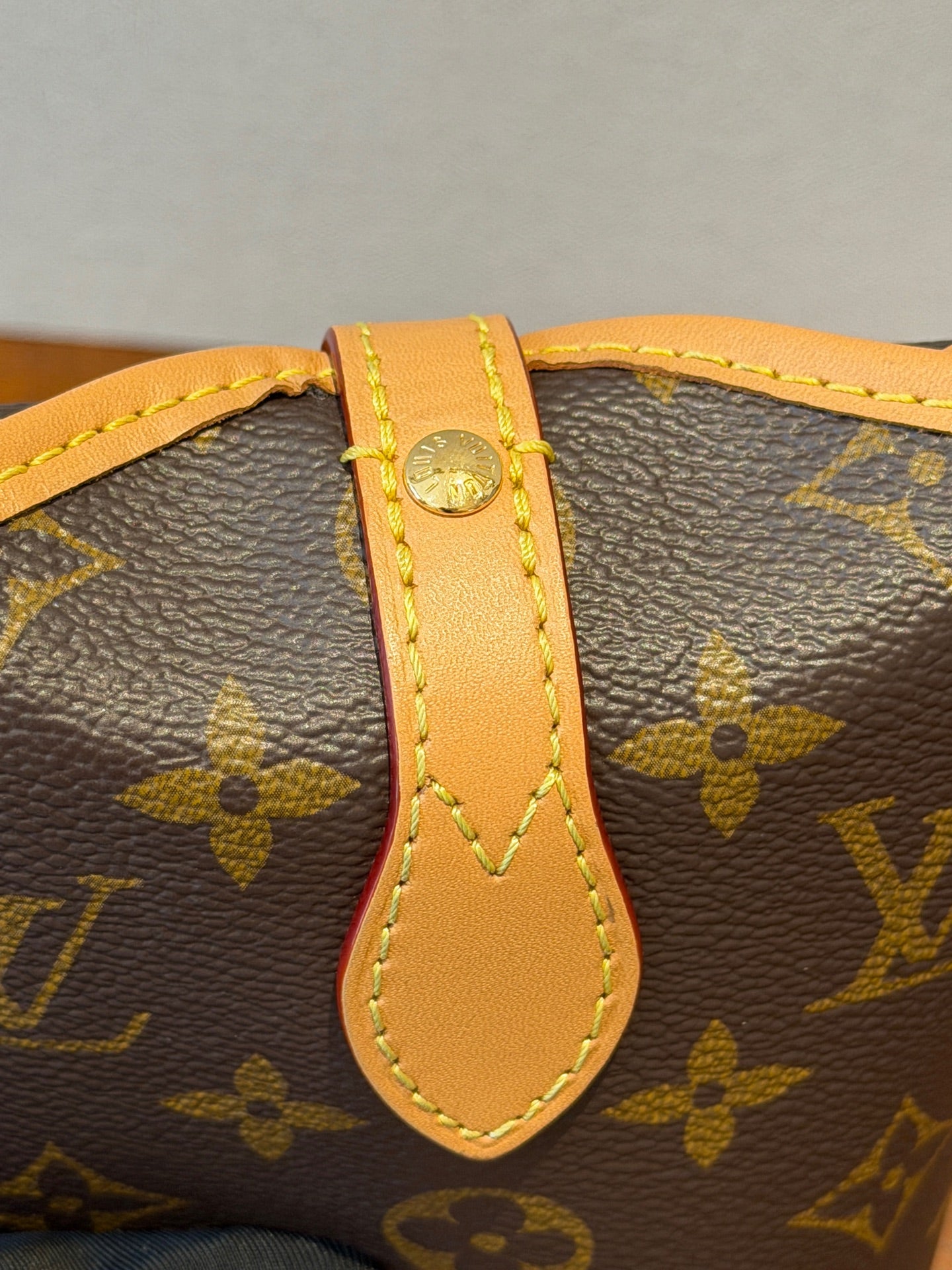 Louis Vuitton Fold Me Canvas M80874