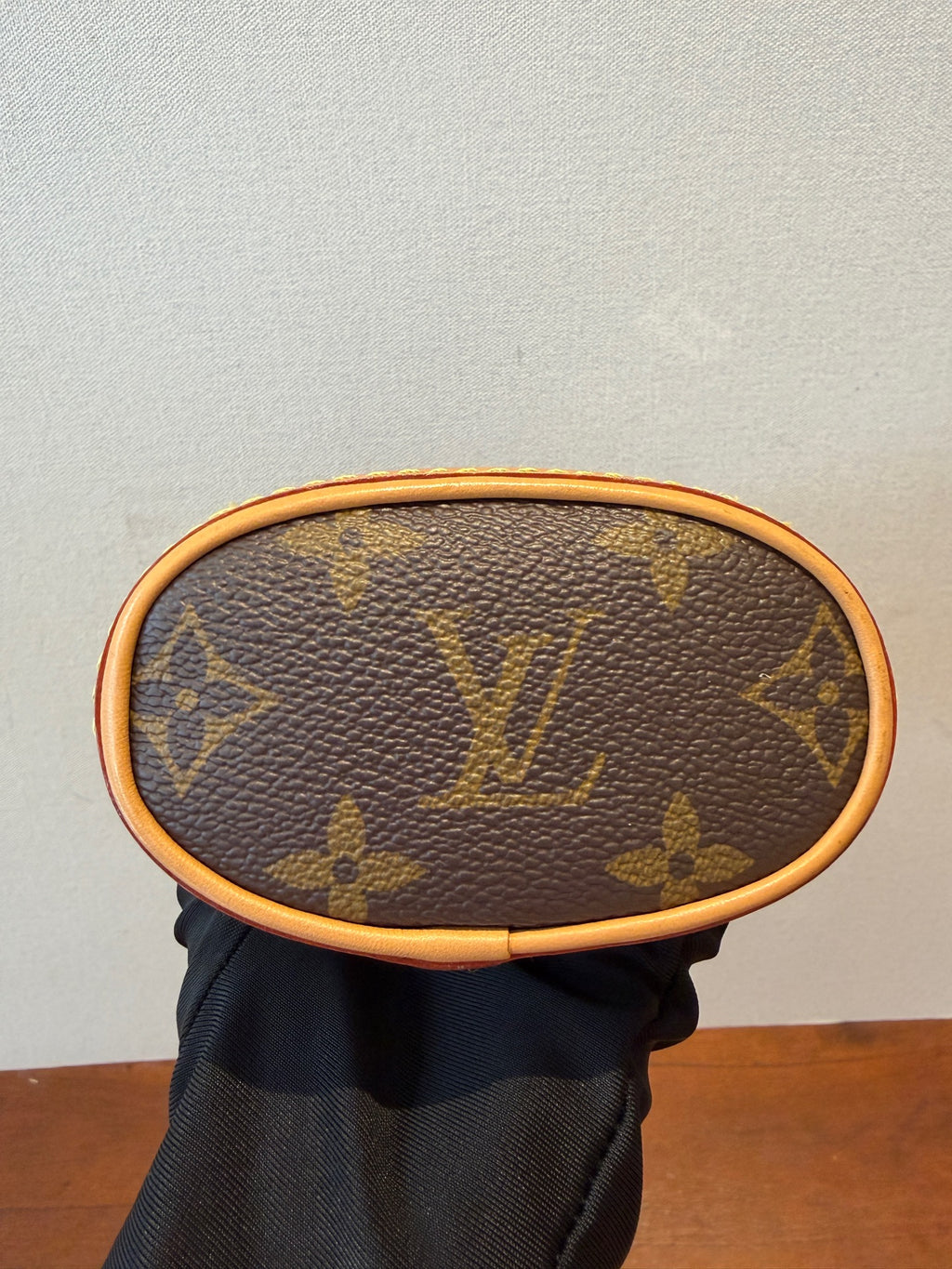 Louis Vuitton Fold Me Canvas M80874