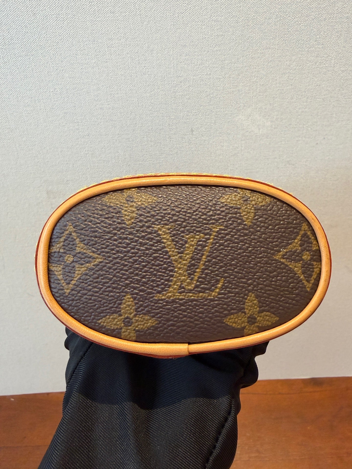 Louis Vuitton Fold Me Canvas M80874