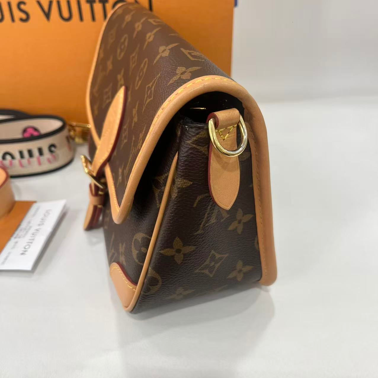 Louis Vuitton Shoulder Bag