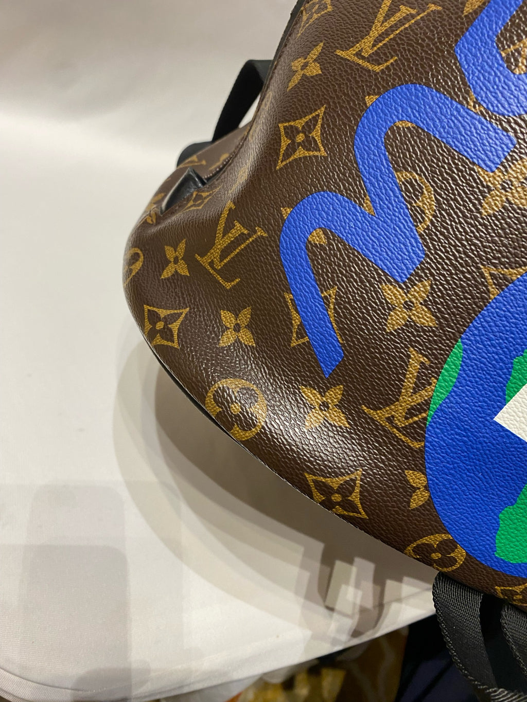 Louis Vuitton 31.0x 42.0x 21.0 cm M44615