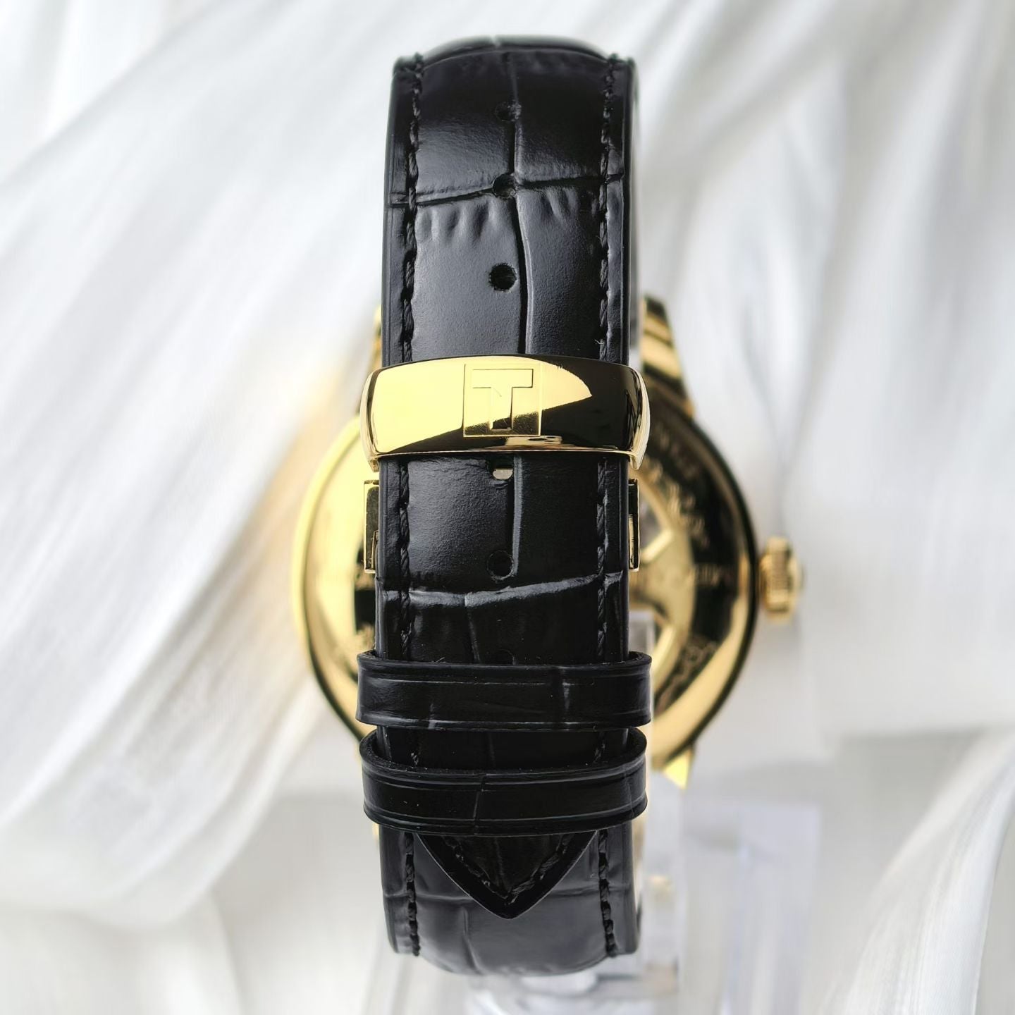 Tissot Classic White Automatic (self-winding) watch 39.3 millimeters T006.407.36.263.00