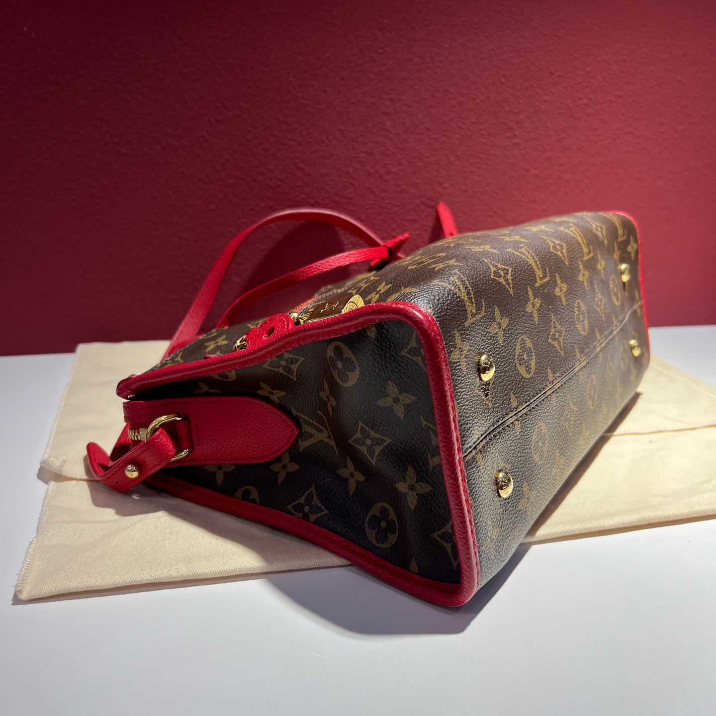Louis Vuitton Red 32x 21x 13 cm M43433