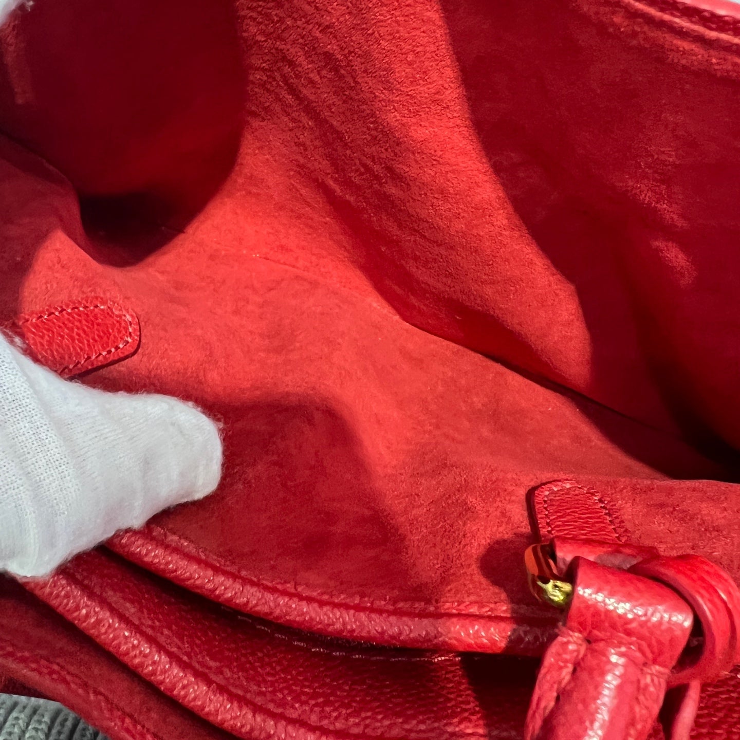 Louis Vuitton Red 32x 21x 13 cm M43433