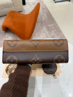 Louis Vuitton Onthego 25 x 13 x 10 M46653